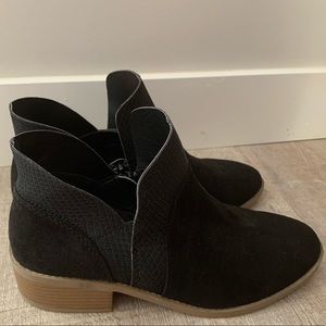 2 for $60 American Eagle 🦅 boots